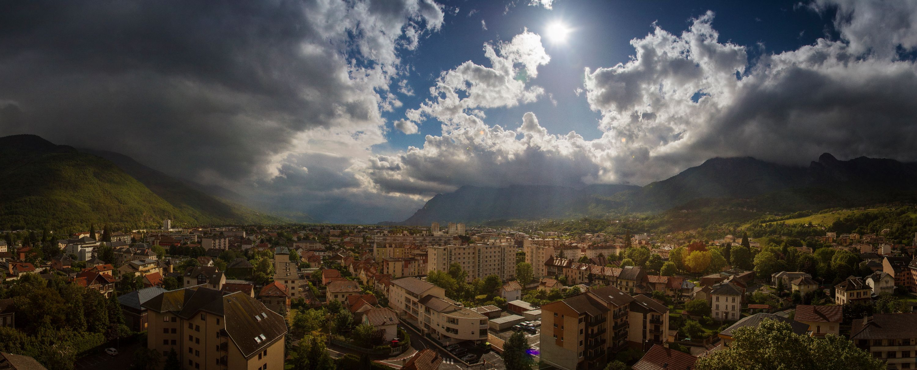 2014-05-11 Panorama d’Albertville, la Combe de Savoie et les Bauges