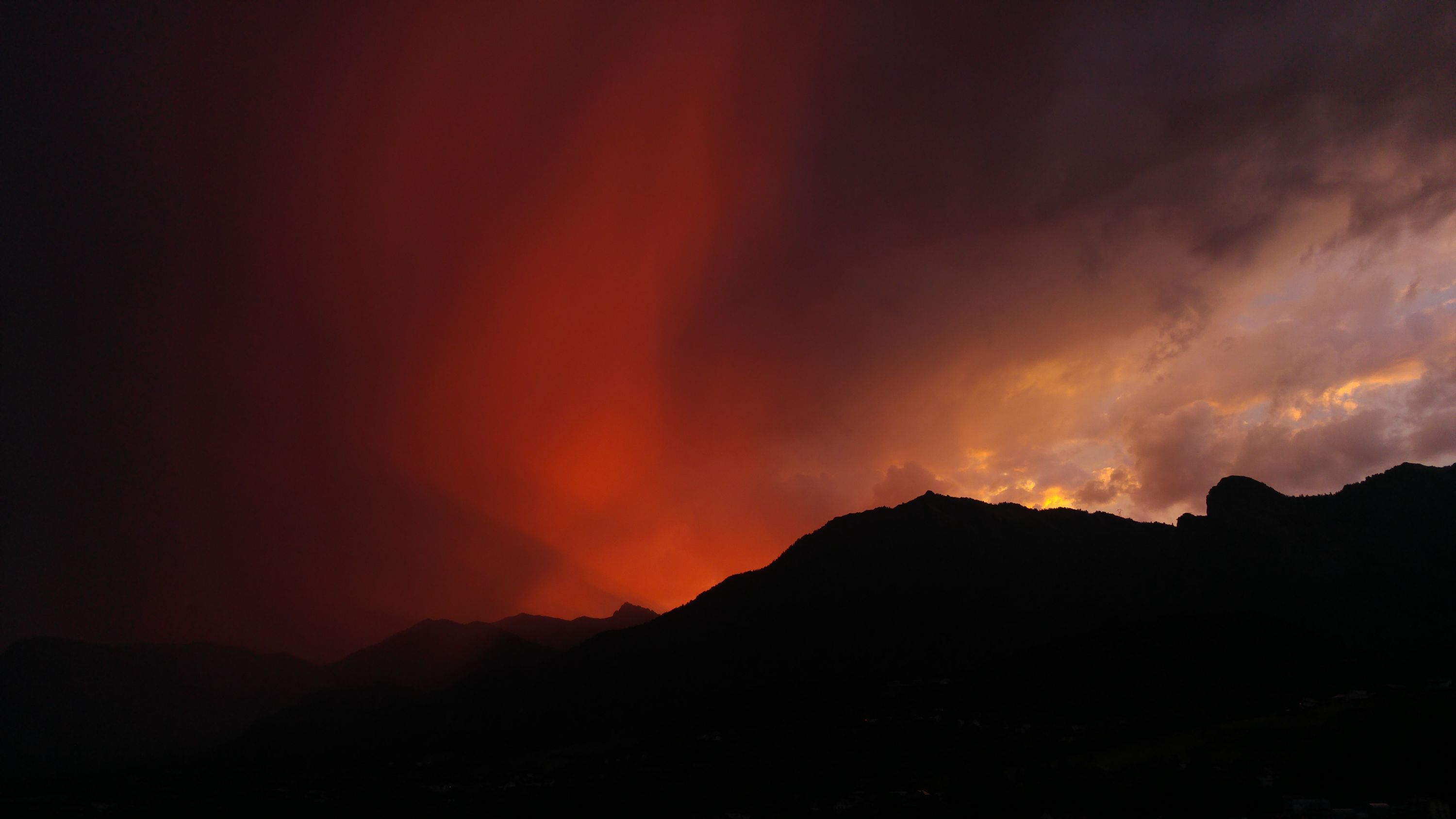 2018-07-15 Coucher de soleil sur les Bauges 1