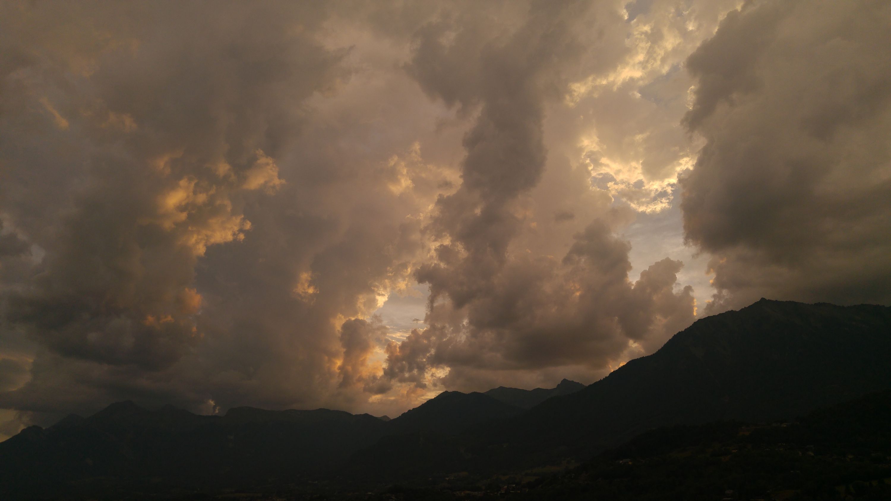 2018-08-01 Ciel nuageux sur les Bauges 2