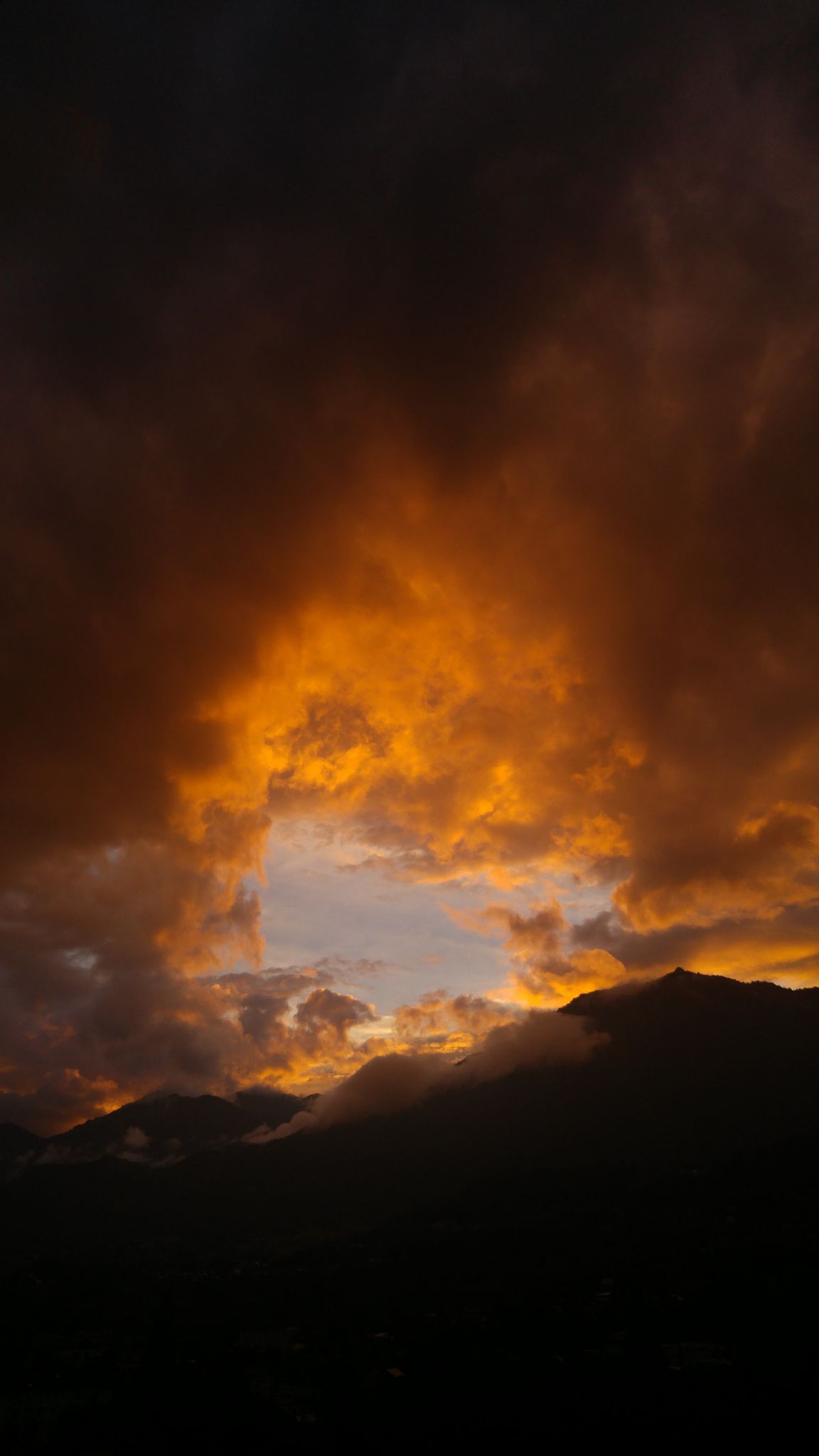 2018-08-13 Coucher de soleil sur les Bauges 2