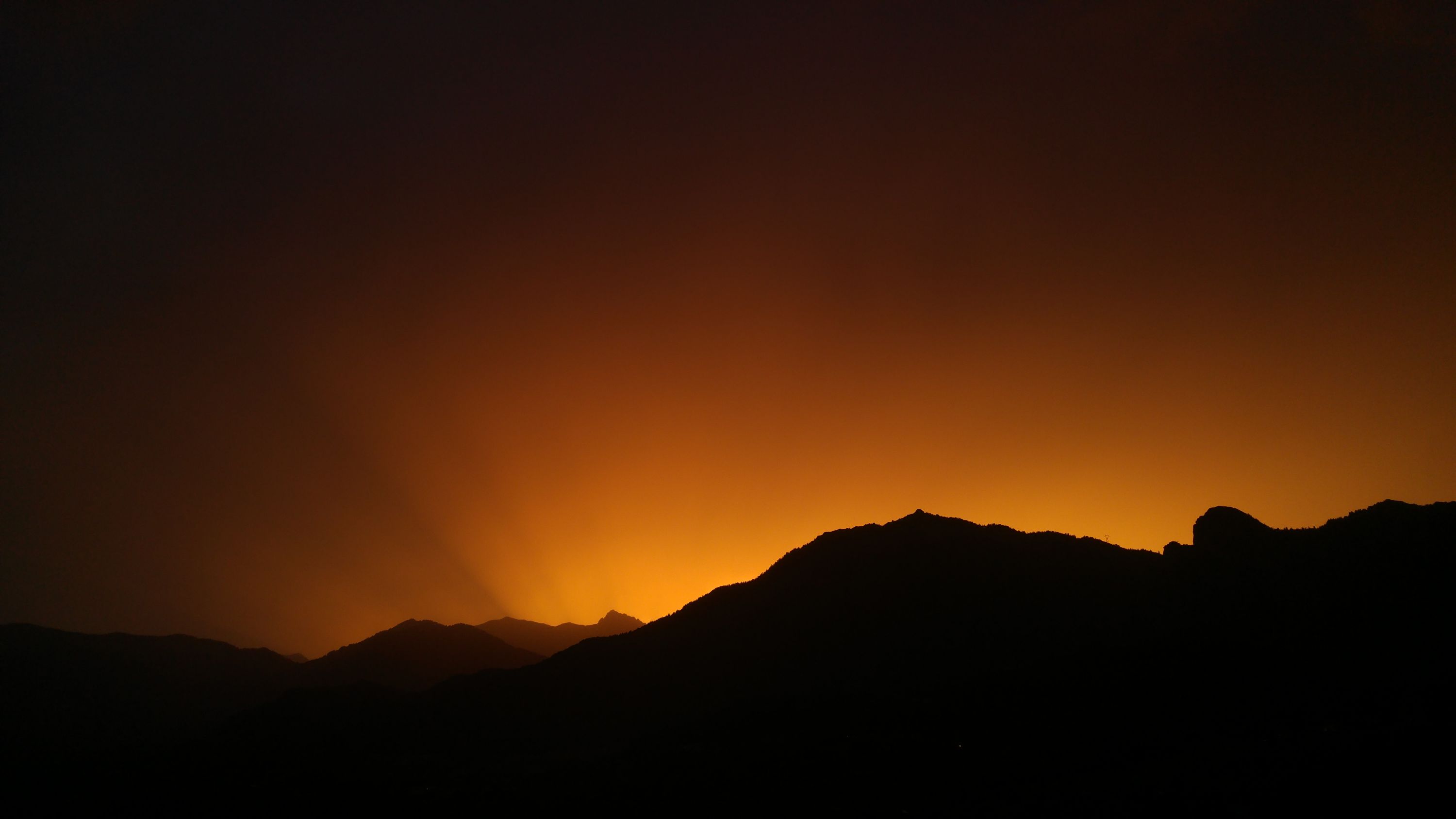 2018-08-21 Coucher de soleil sur les Bauges