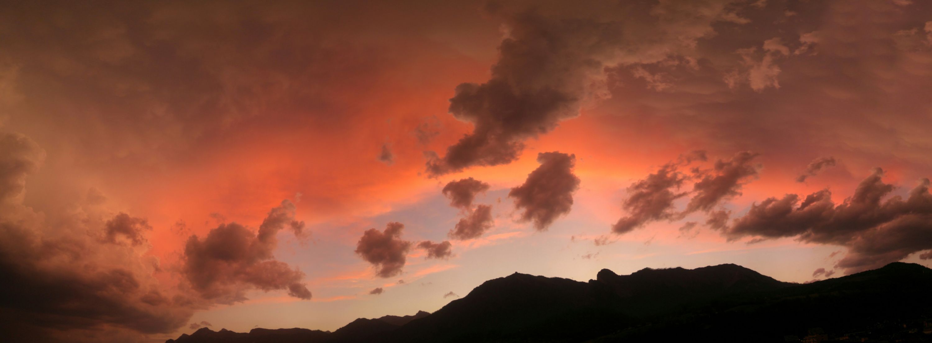 2020-07-30 Coucher de soleil sur les Bauges