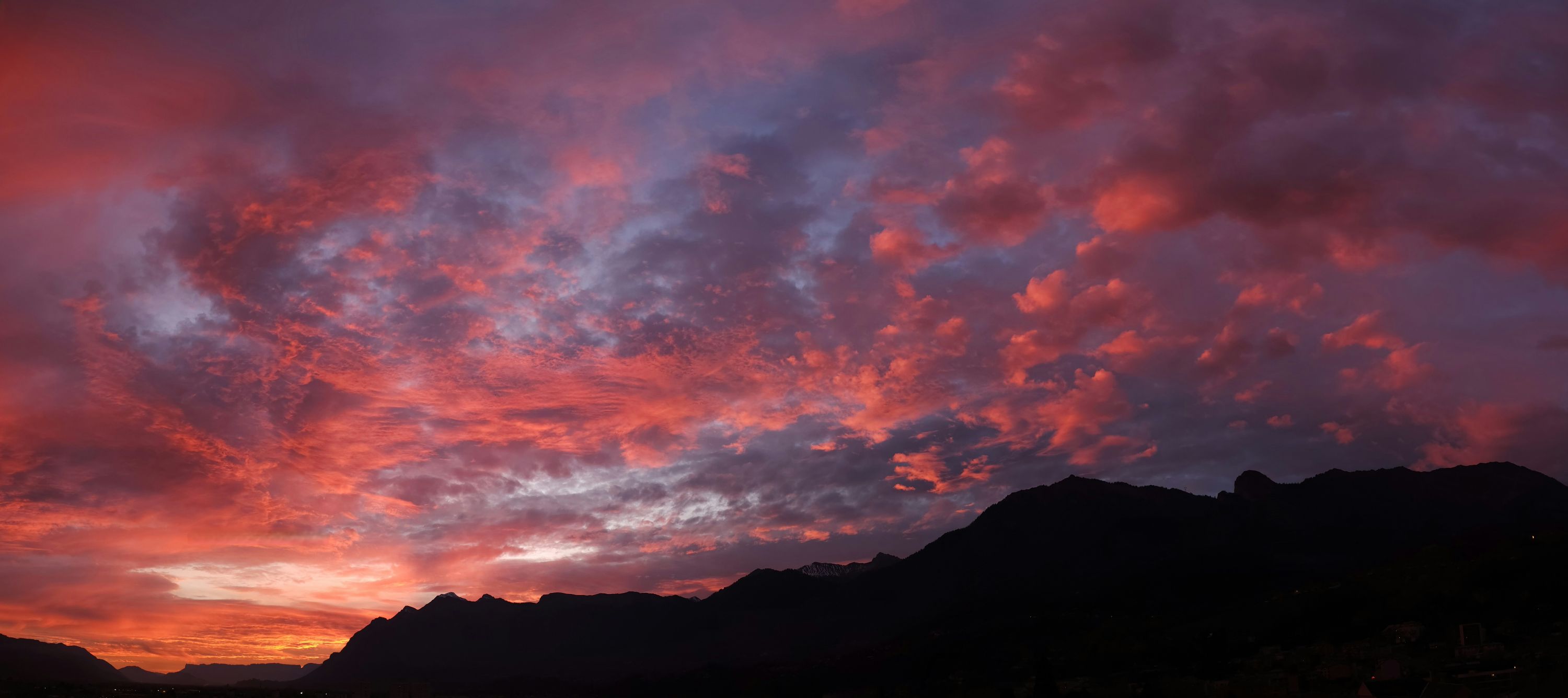 2025-11-10 Coucher de soleil sur les Bauges 2