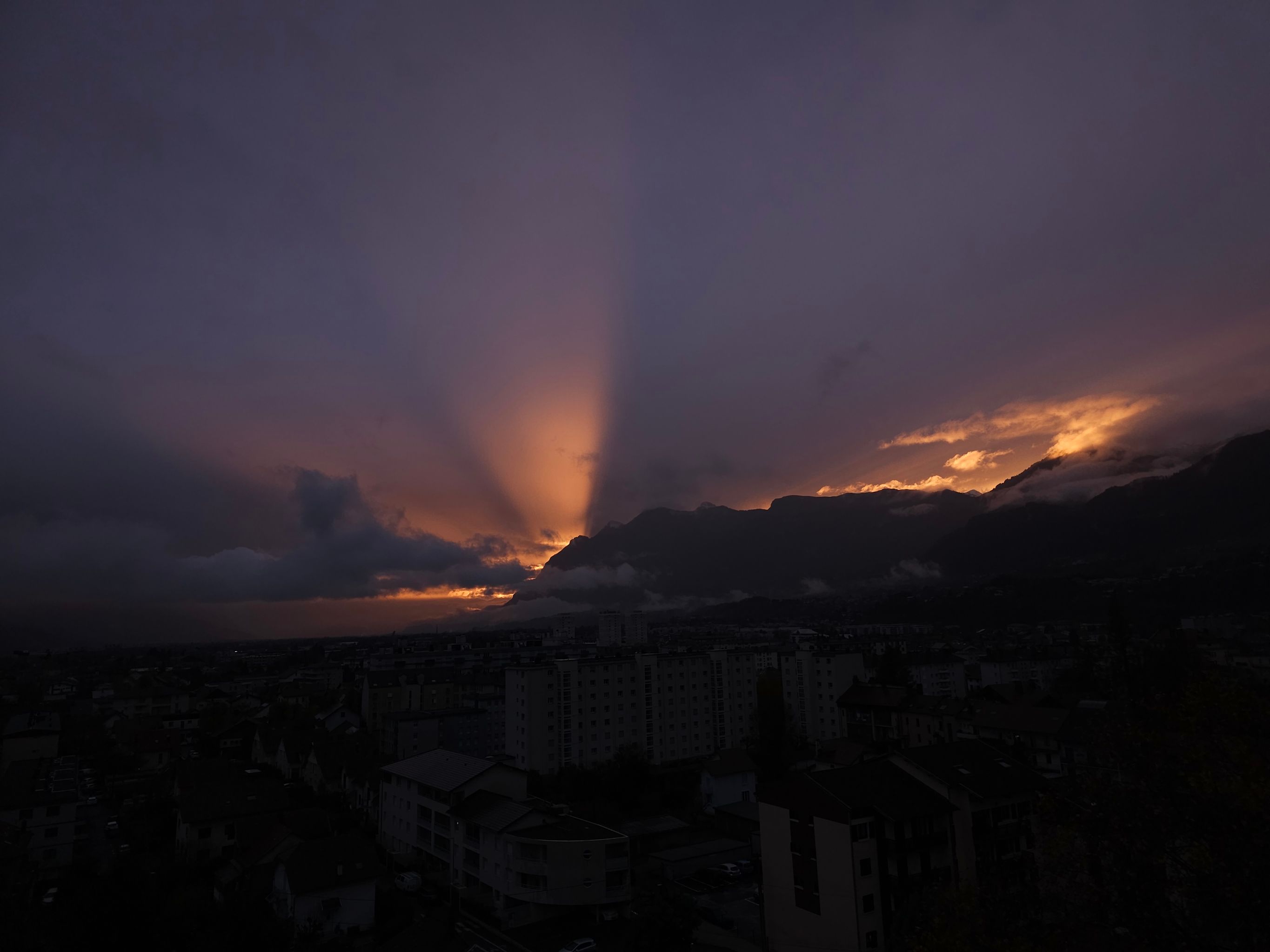 2025-11-16 Coucher de soleil sur la Combe de Savoie 2