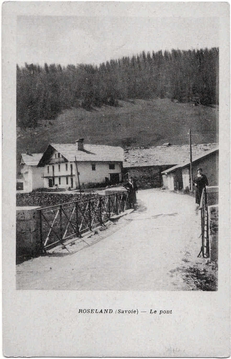 Pont dans le village de Roselend