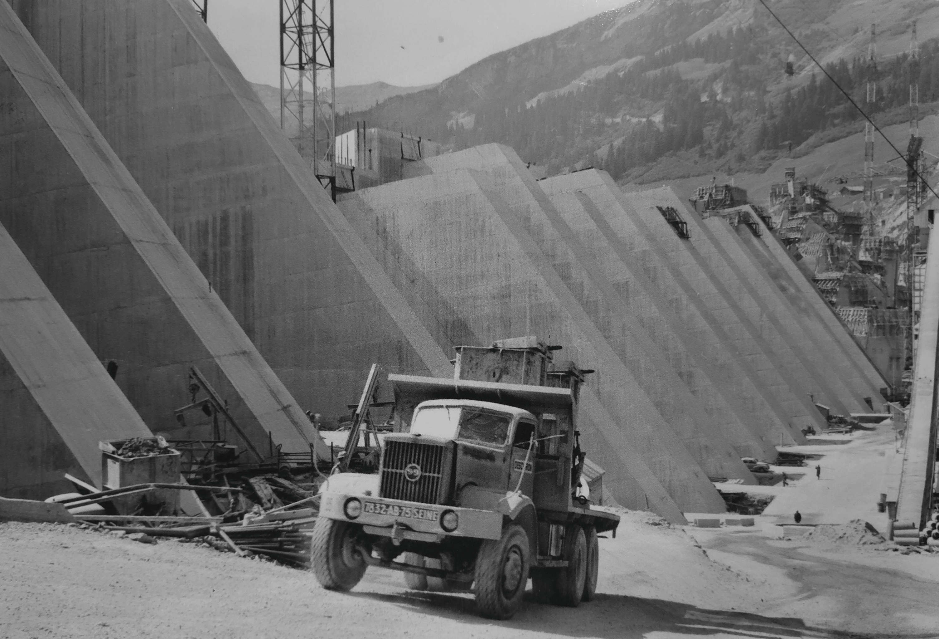 Contreforts et accès des camions