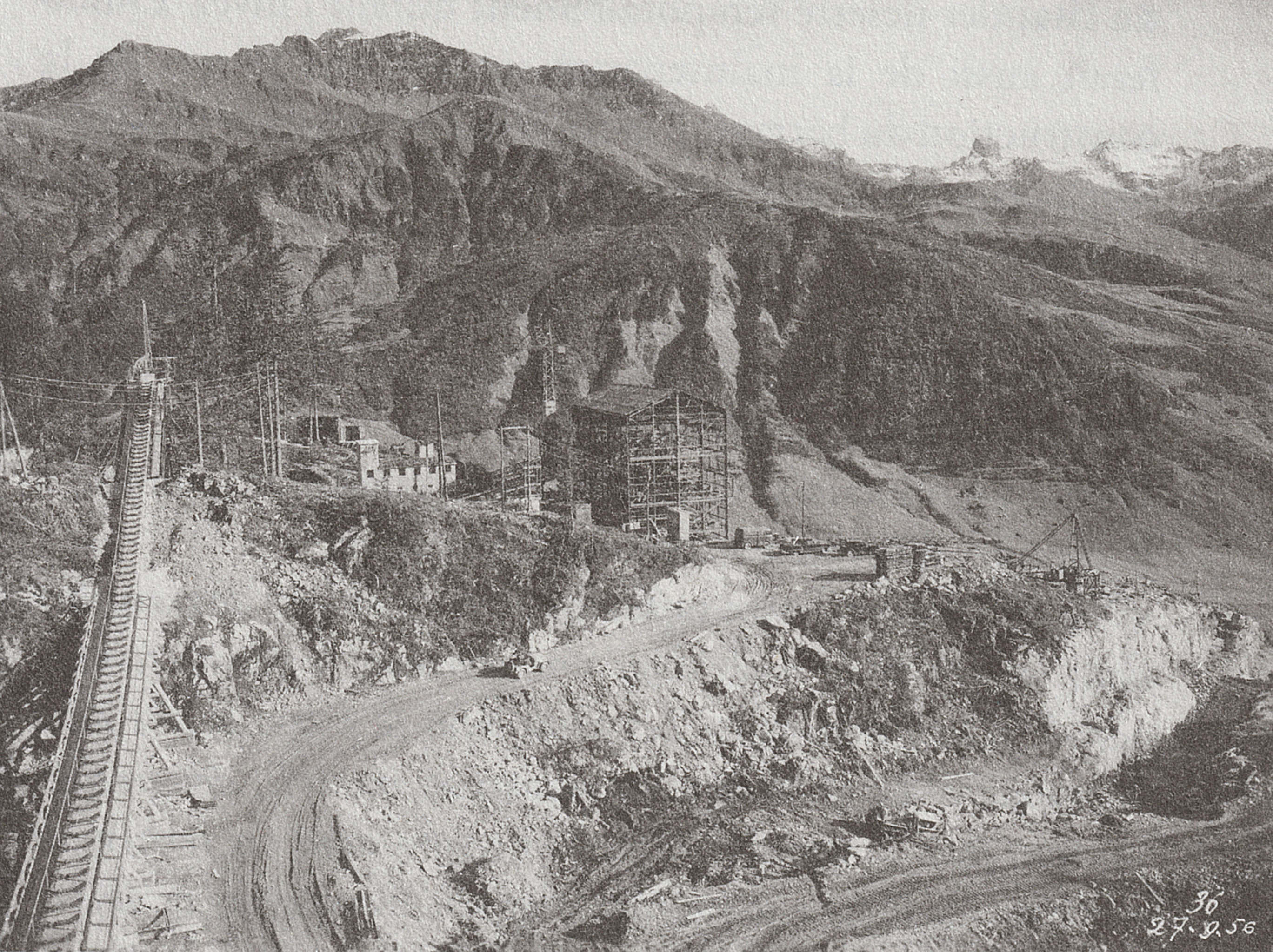 Début des travaux, installations du chantier côté Méraillet - 27-09-1956