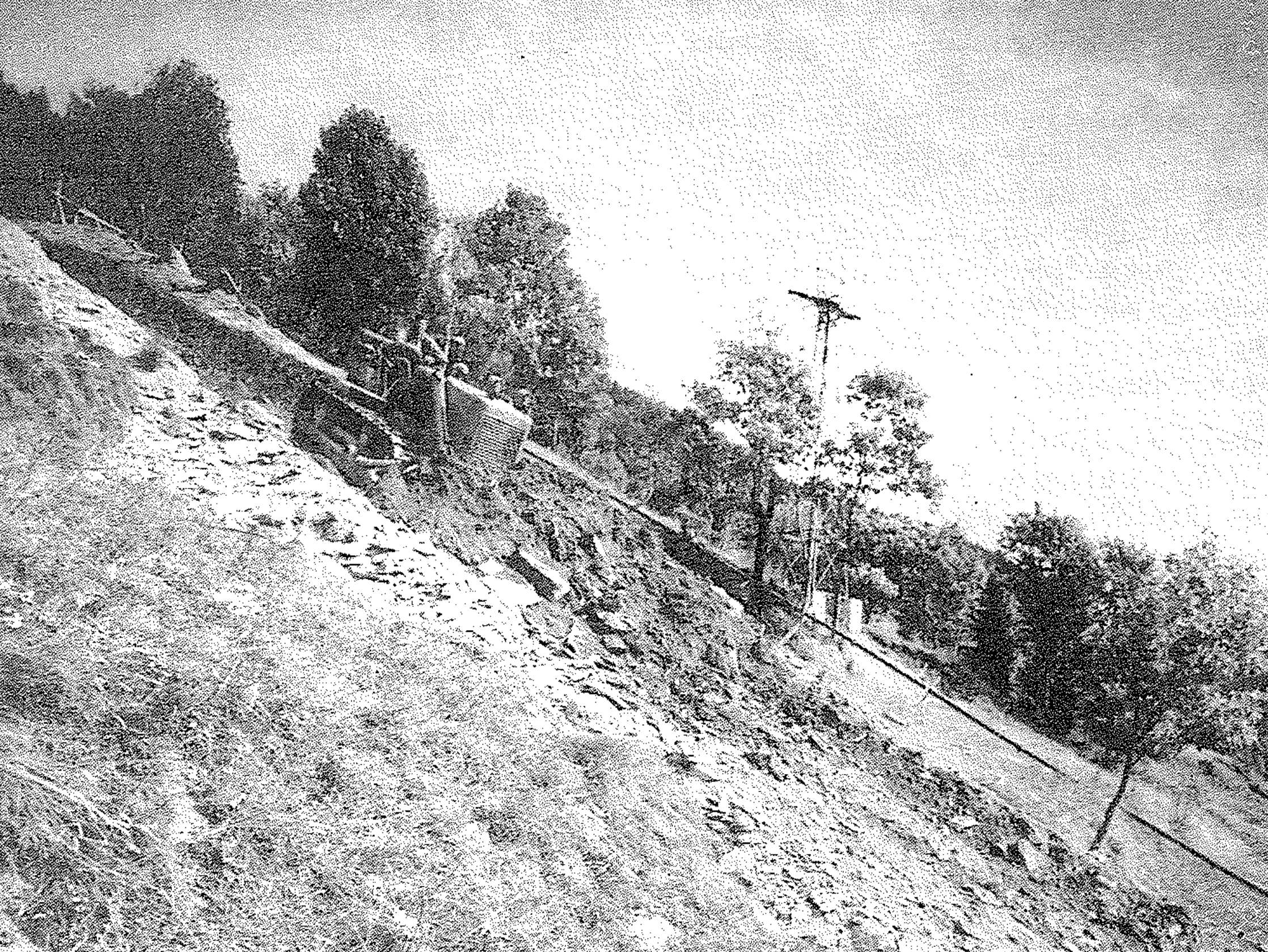 Travaux de terrassement de la conduite forcée qui mène à la centrale de La Bathie