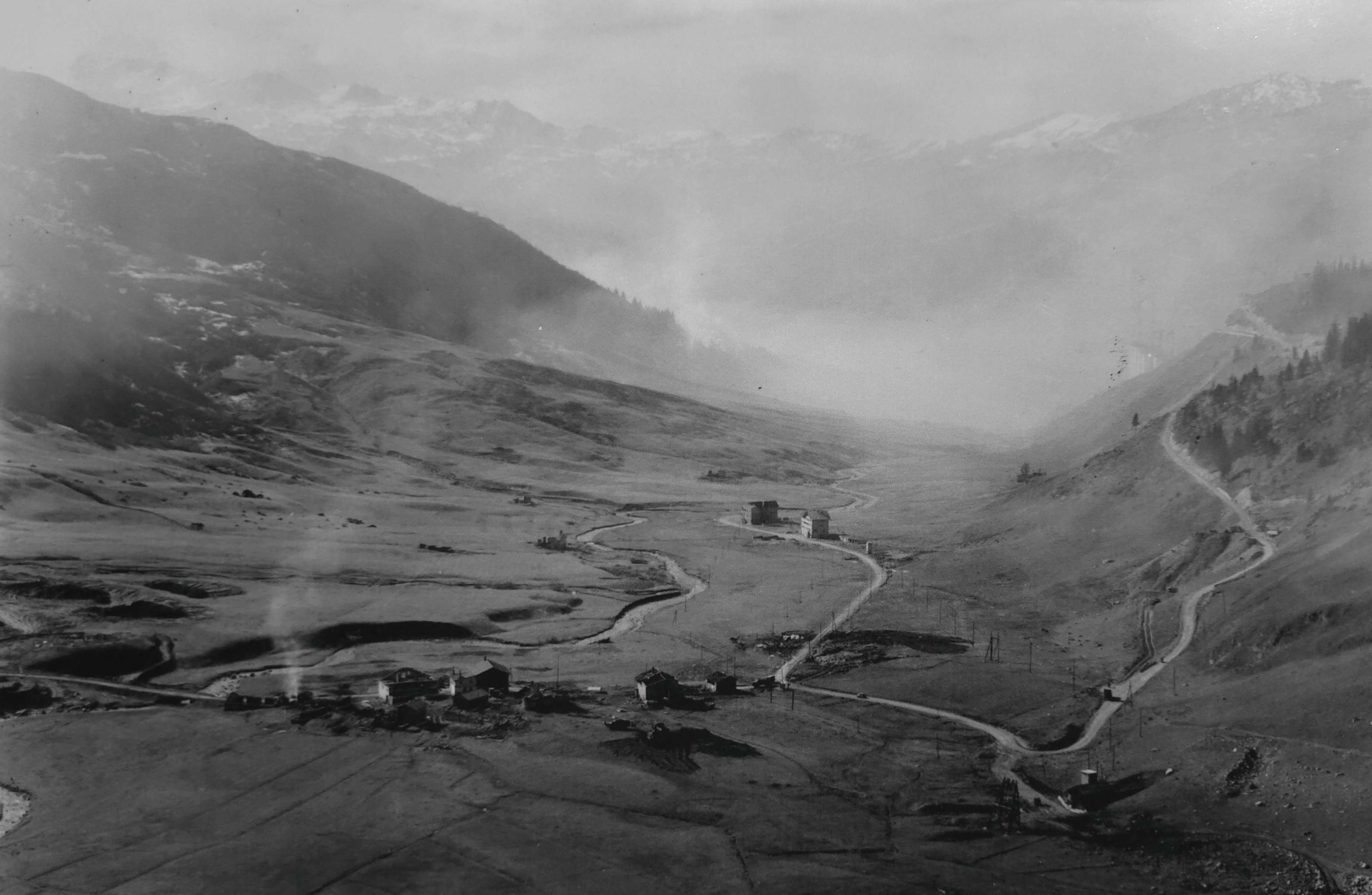 Vallée de Roselend et son village durant la construction du barrage
