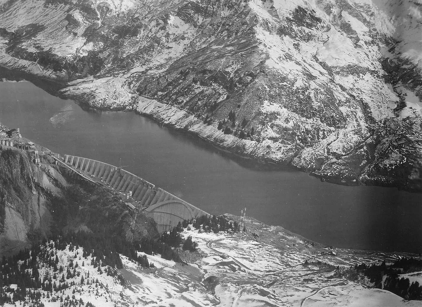 Vu aérienne côté col du pré de la fin de chantier enneigée