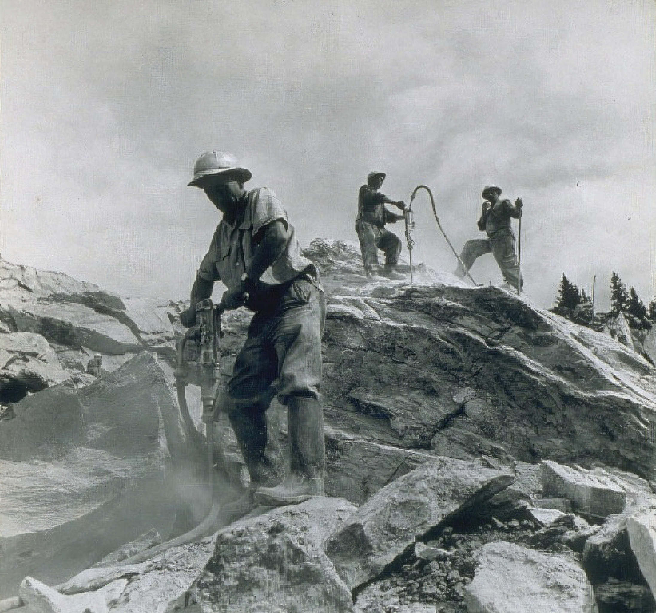 Ouvriers à l’oeuvre au marteau piqueur
