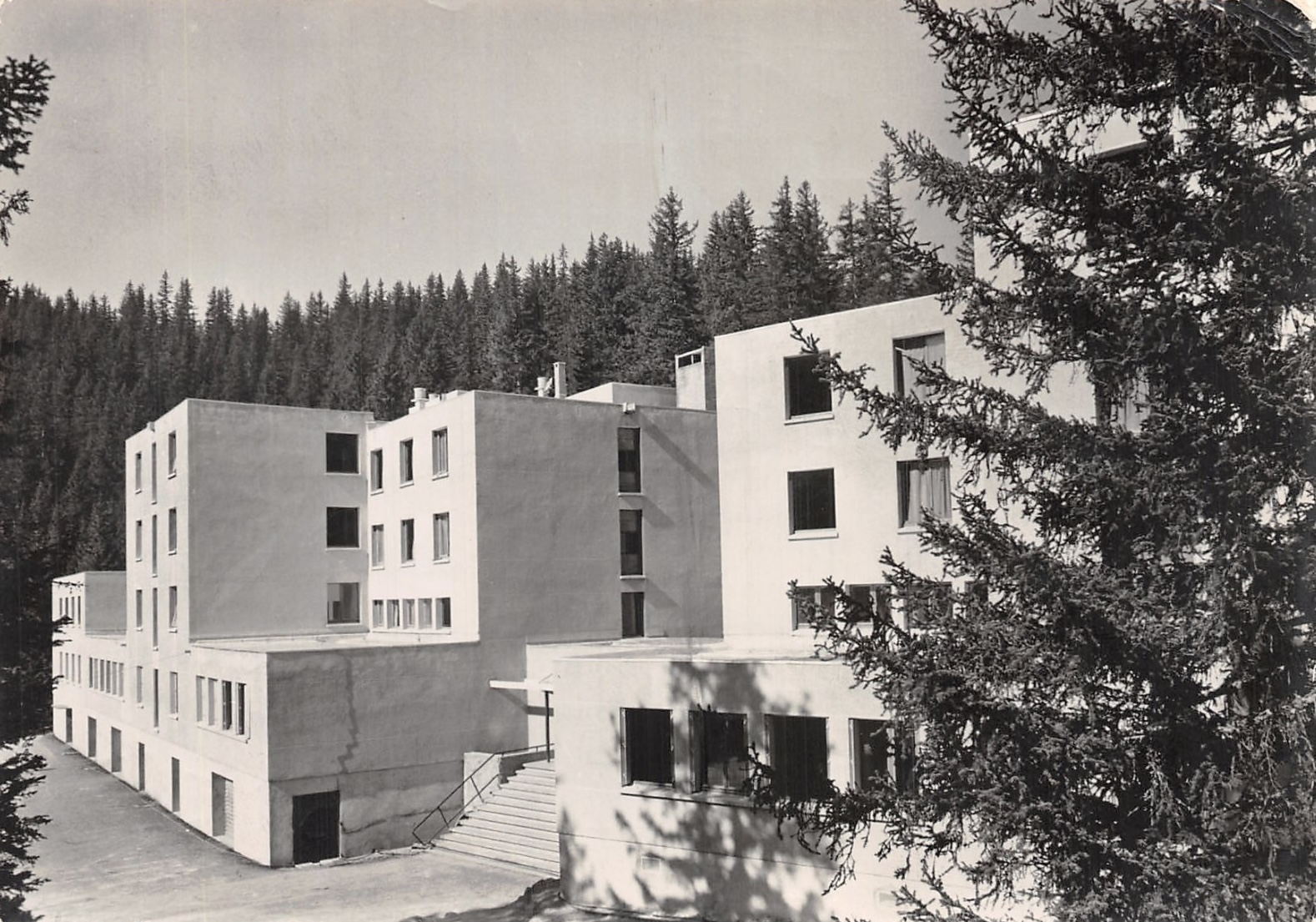 Bâtiments des travailleurs du chantier situés au col du Méraillet