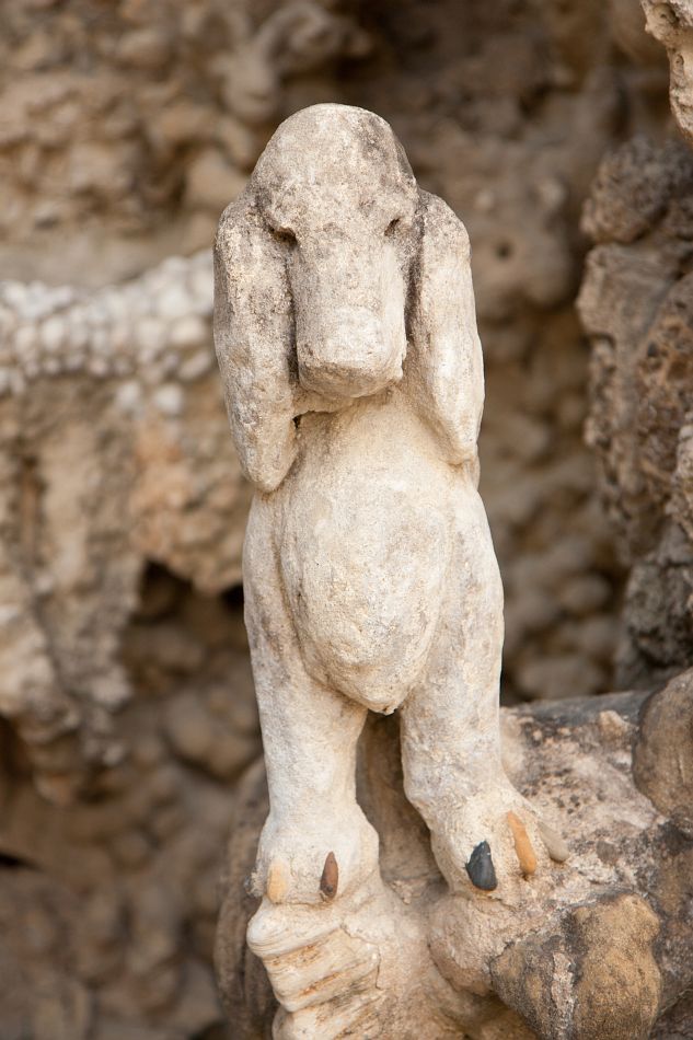 Sculpture façade Est