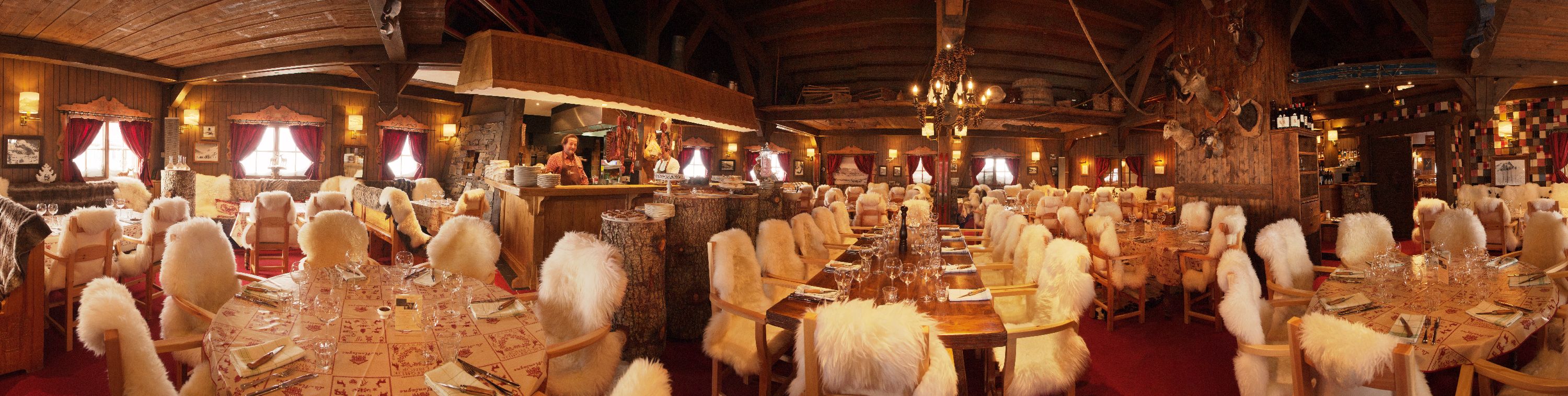 Panoramique de la salle de restaurant