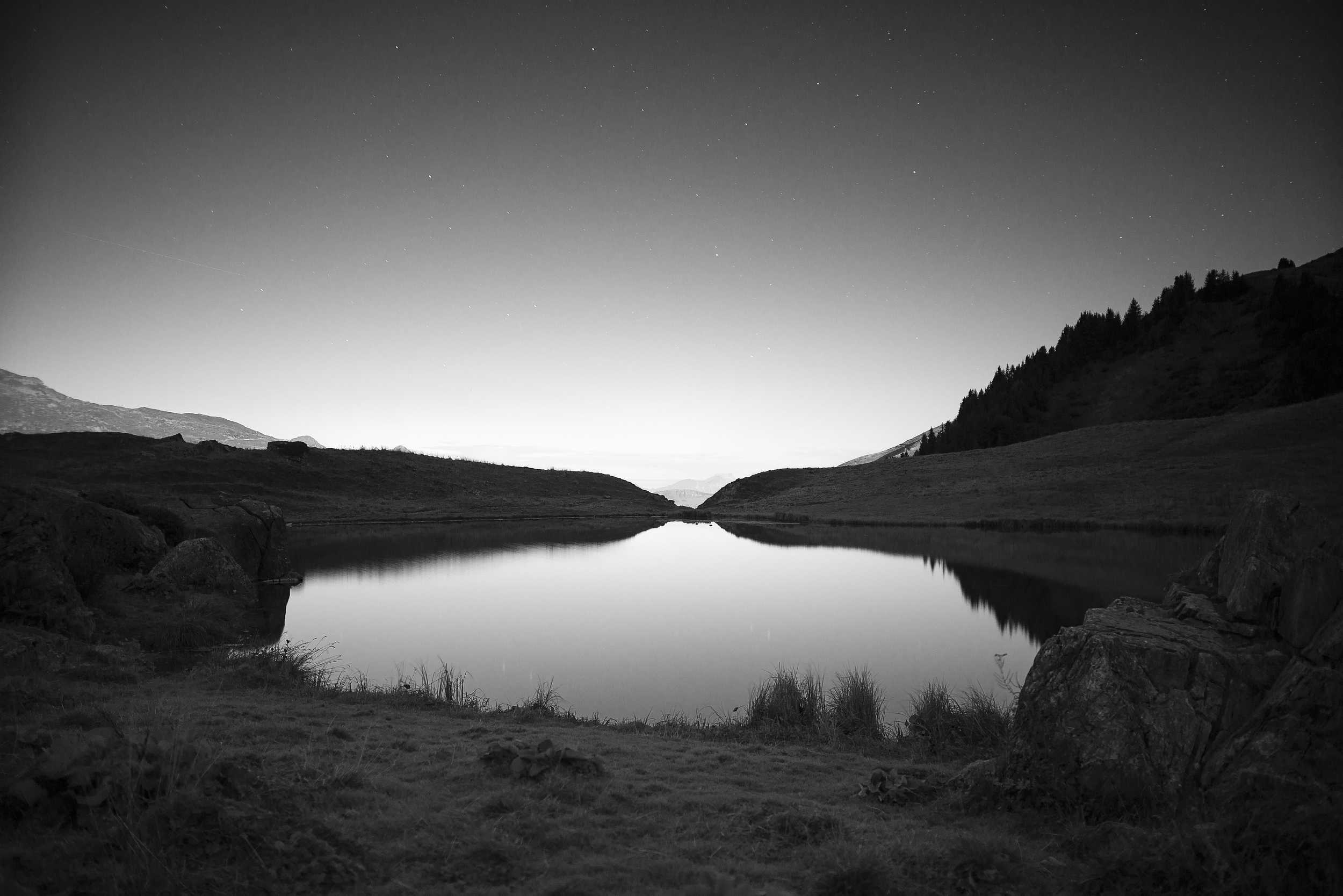 Le Lac des Fées un soir de pleine lune