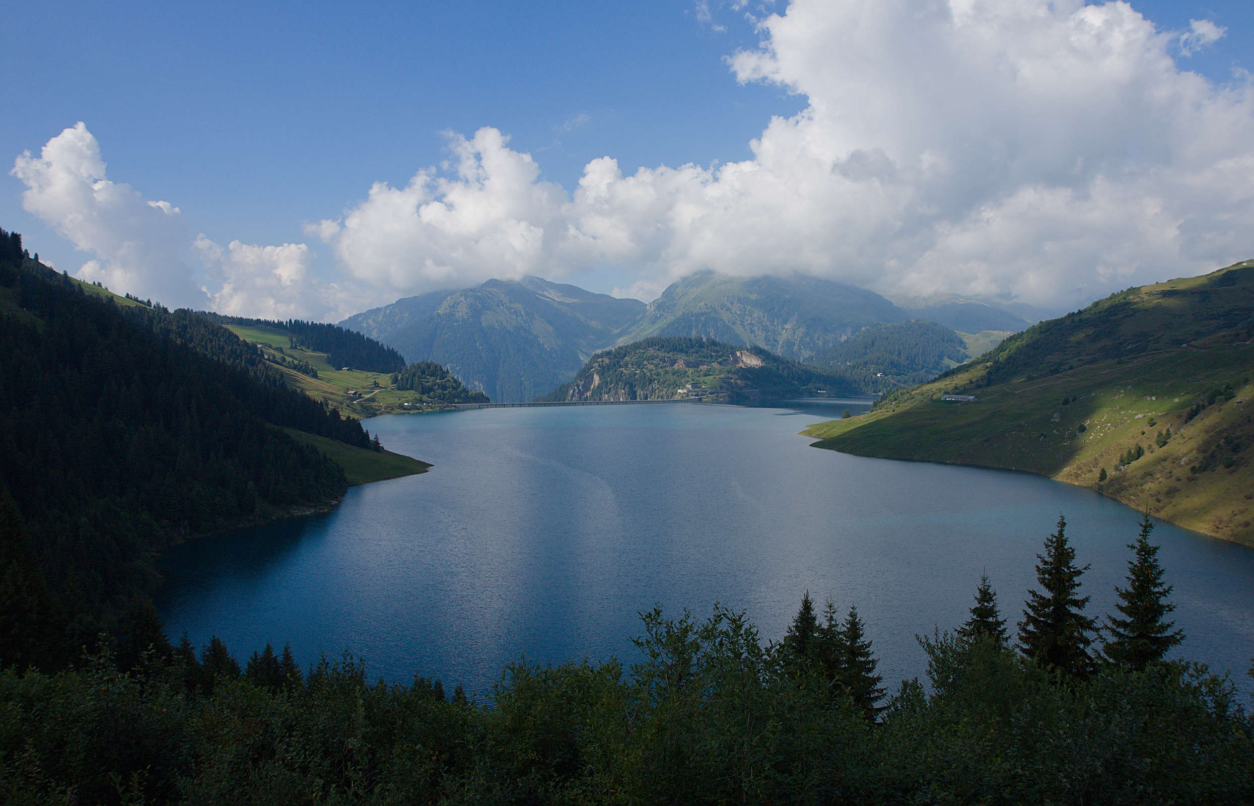 Lac de Roselend vu depuis Treicol