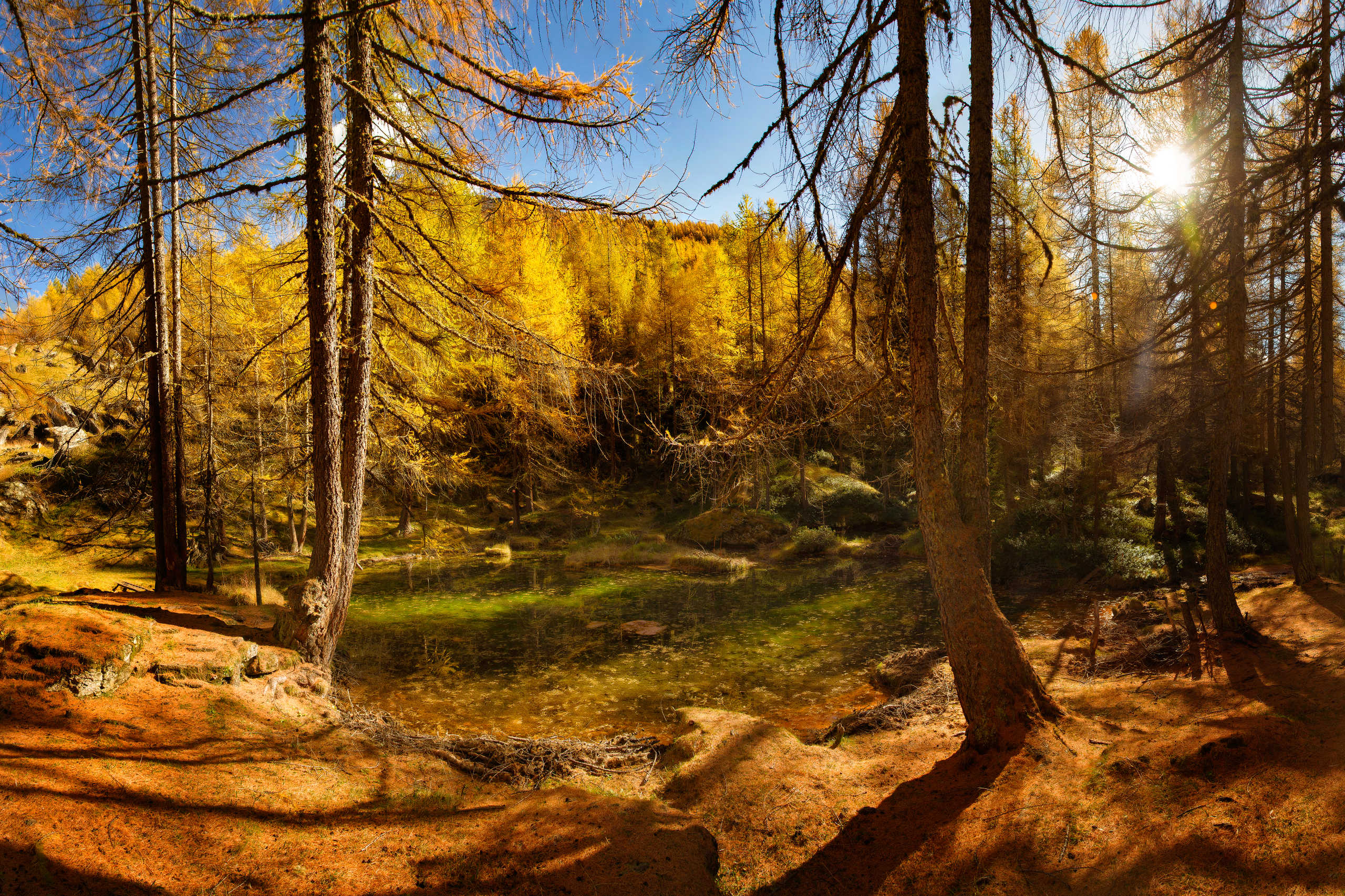 La Grande Mare du Monal en Automne
