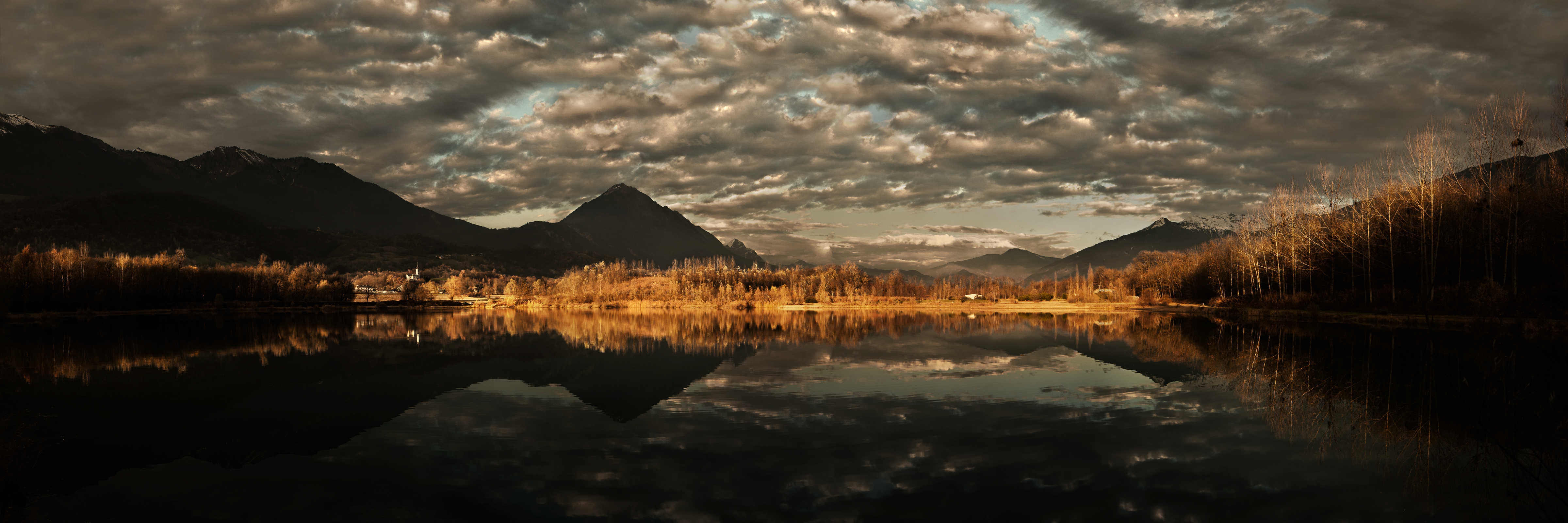 Le Lac de St Vital en Automne