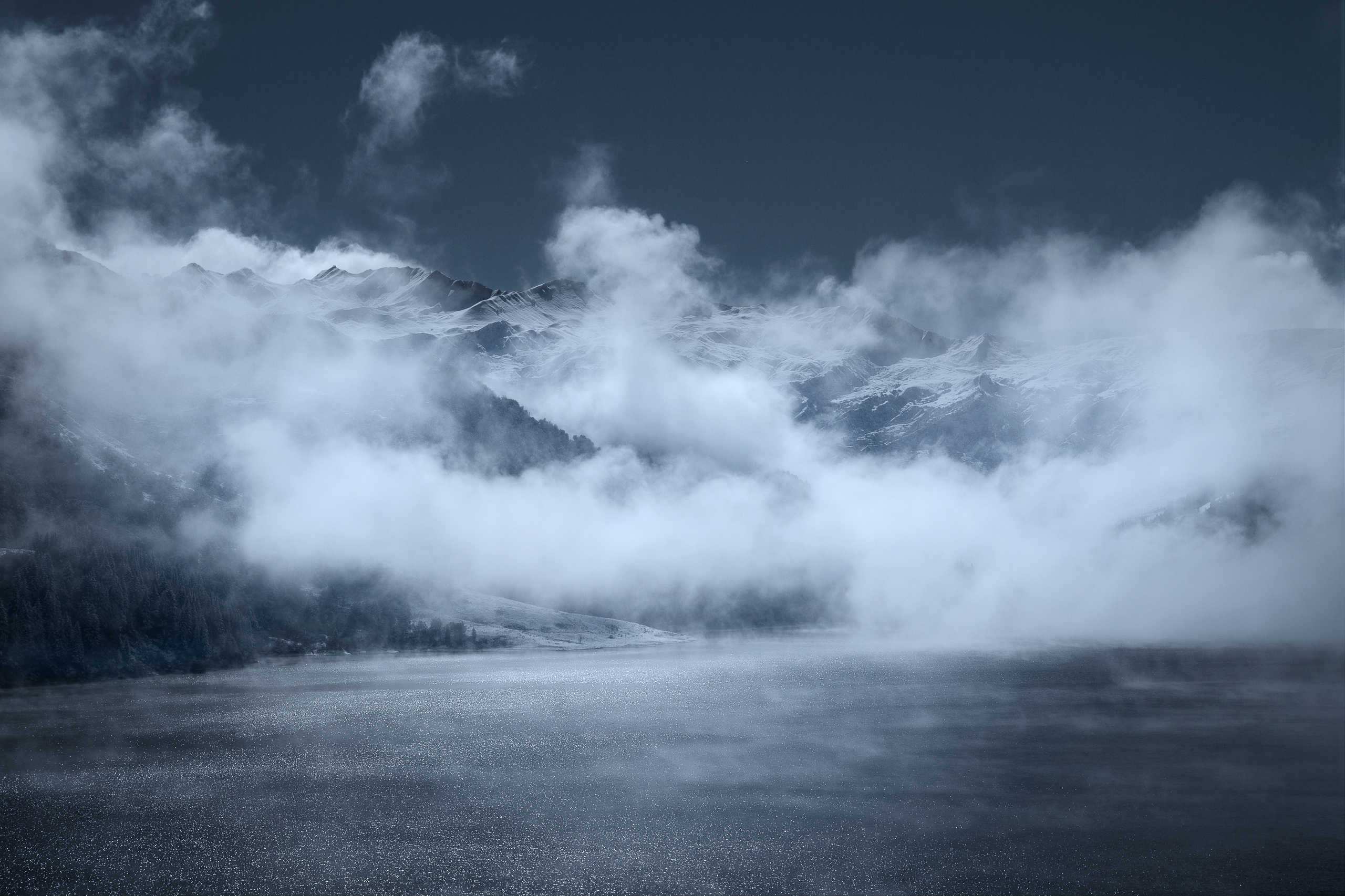 Nuages d'Hiver sur le Lac de Roselend