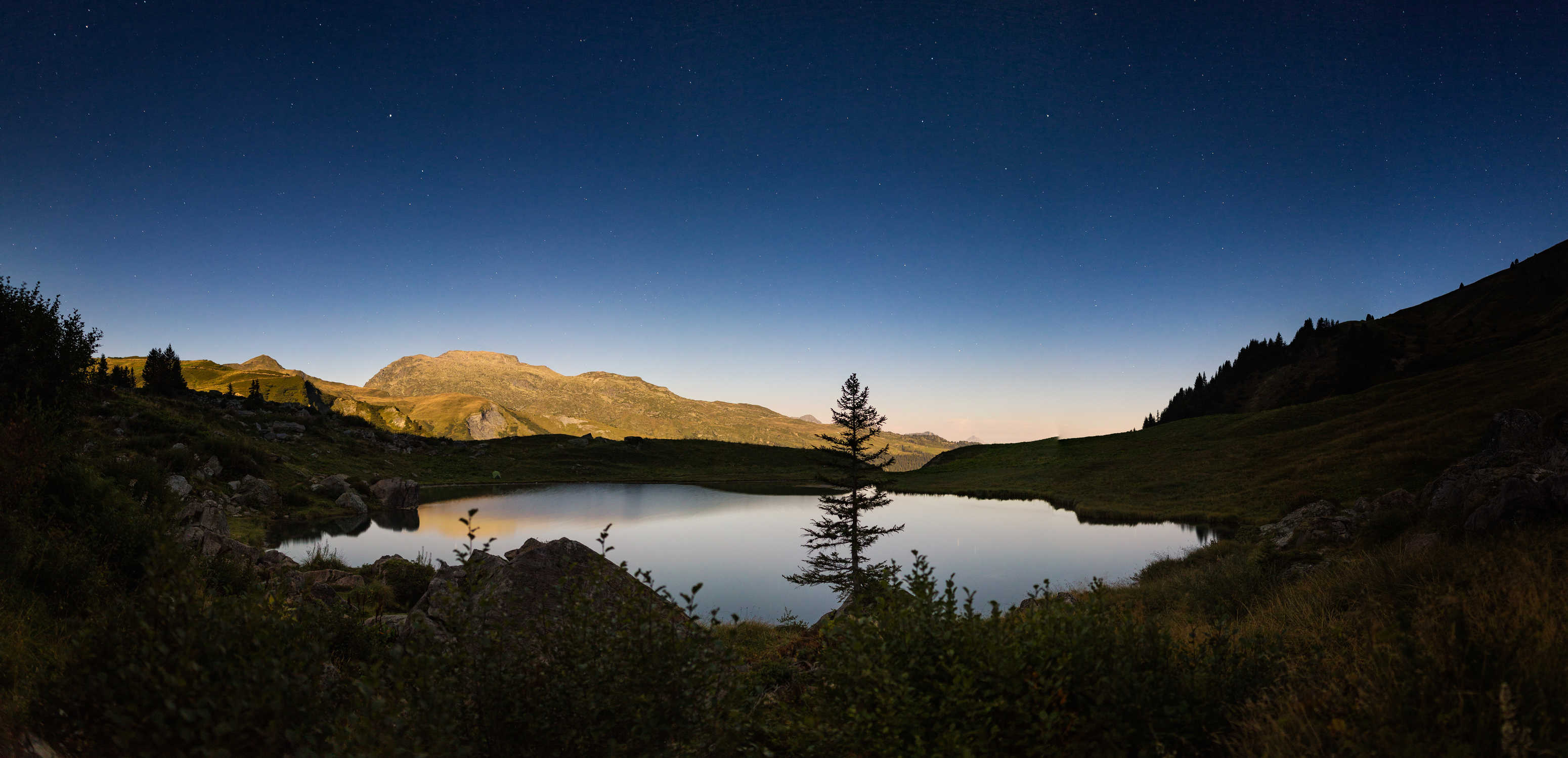 Pleine lune sur le lac des fées - Beaufortain