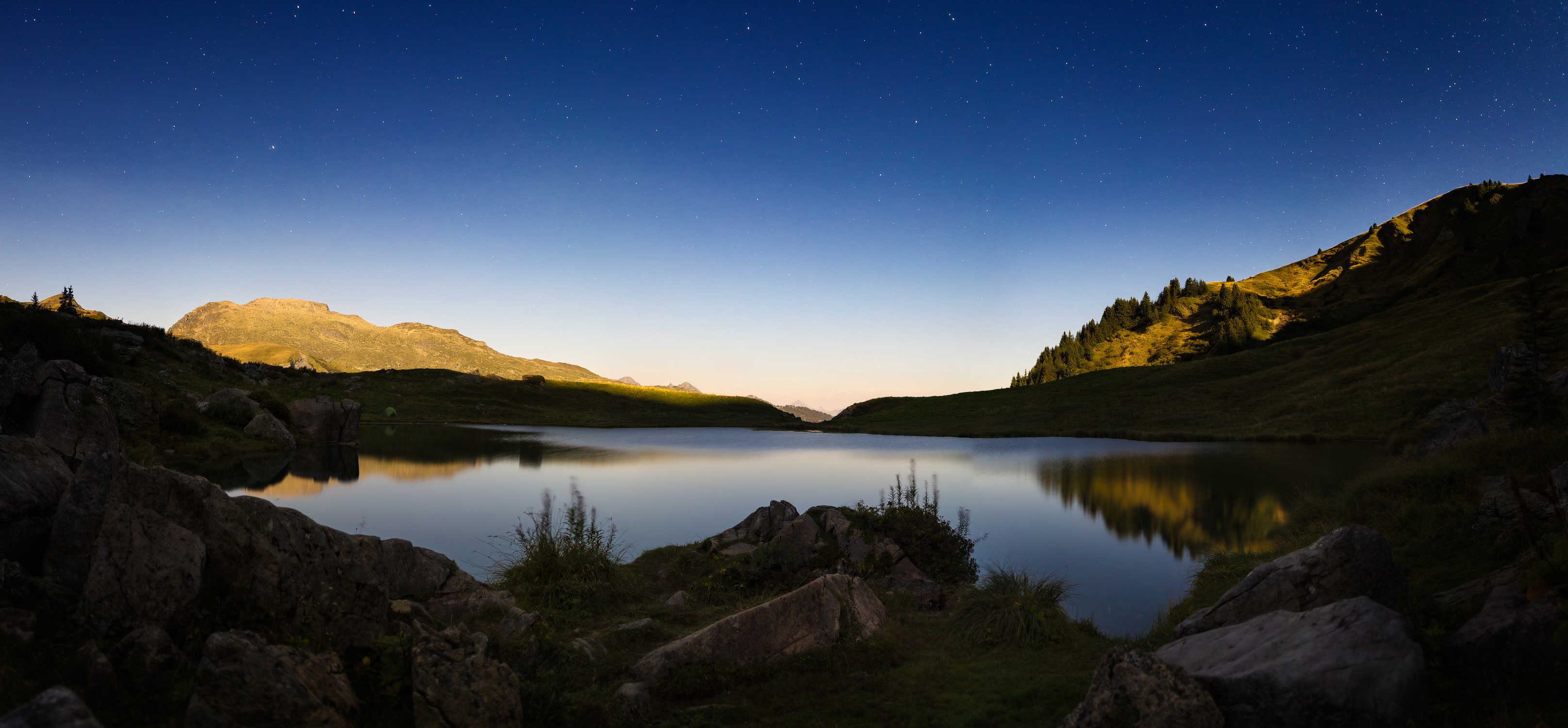 Pleine lune sur le lac des fées - Beaufortain