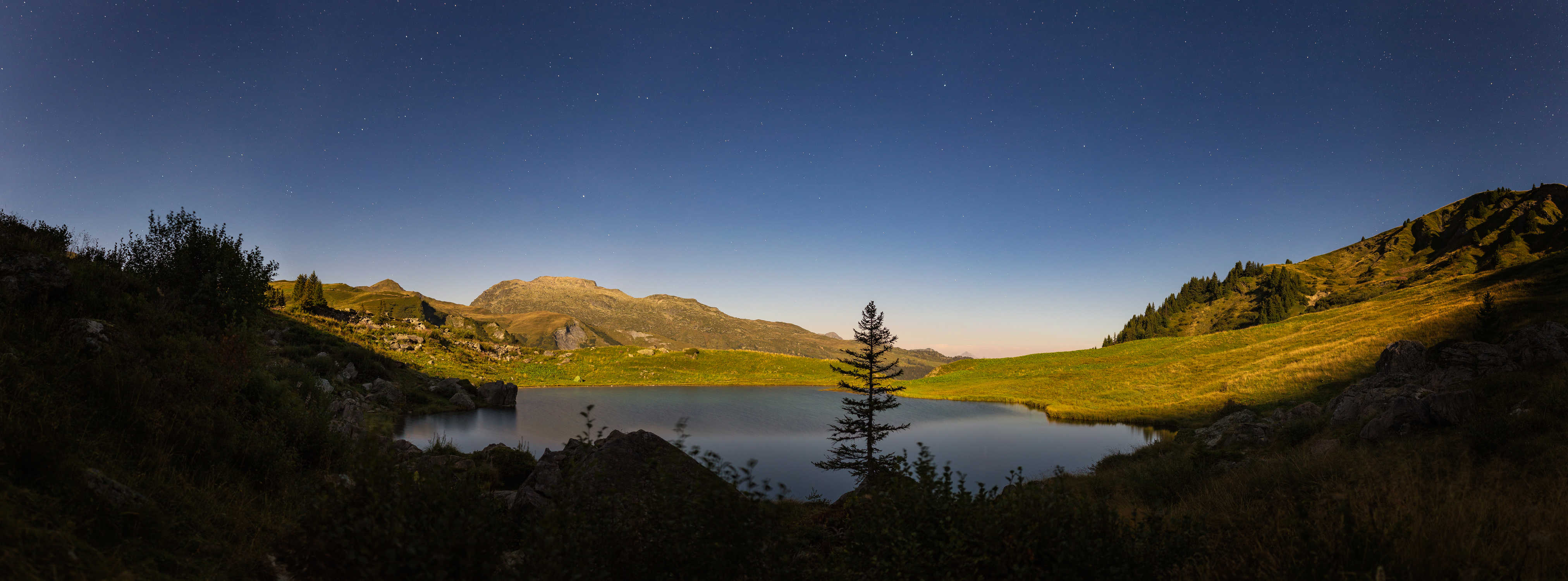 Pleine lune sur le lac des fées - Beaufortain