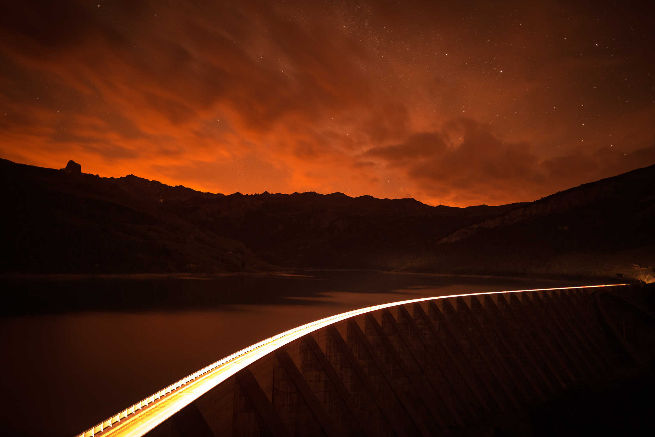 Light painting sur le barrage de Roselend - Beaufortain