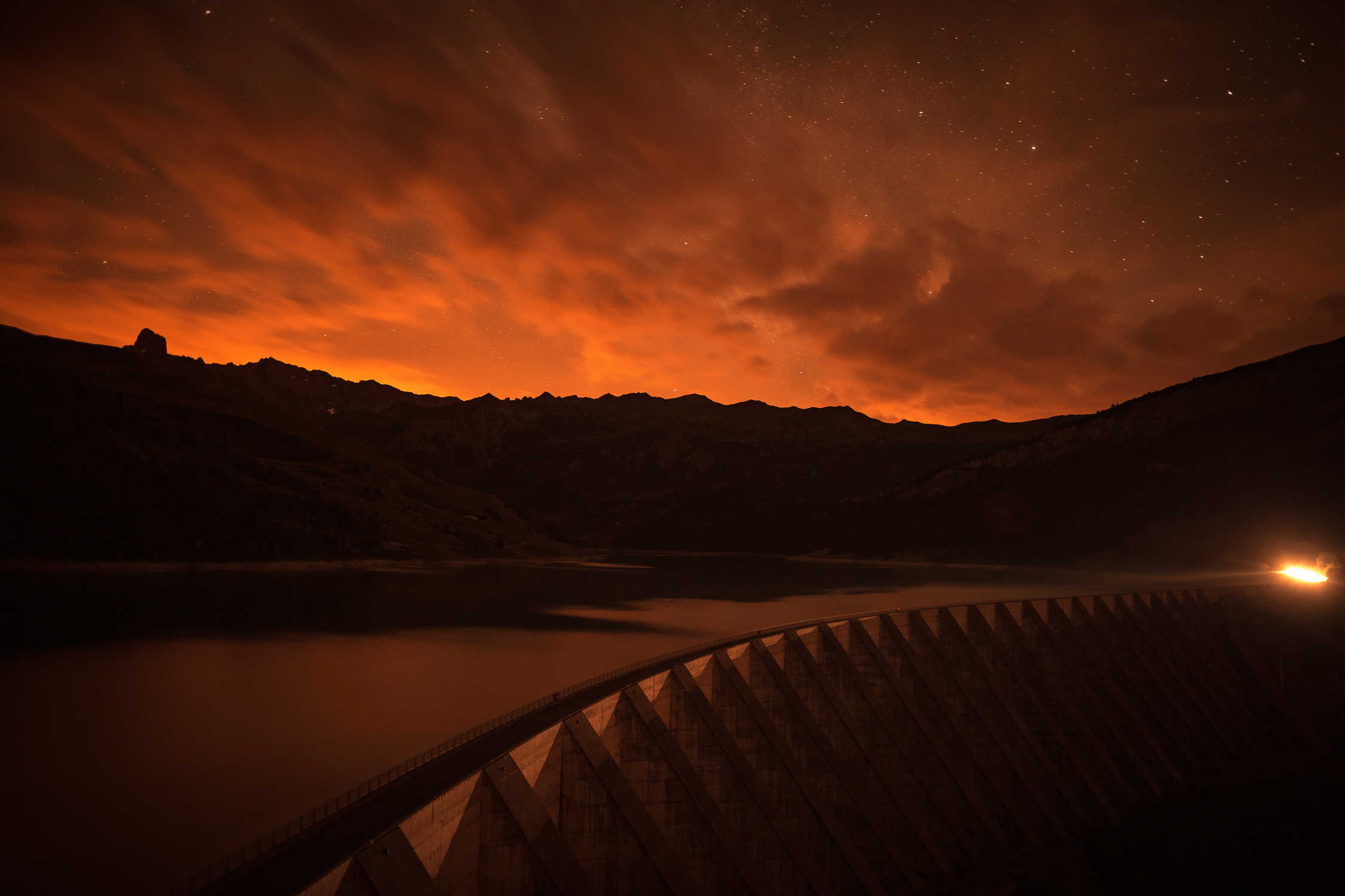 Light painting sur le barrage de Roselend - Beaufortain