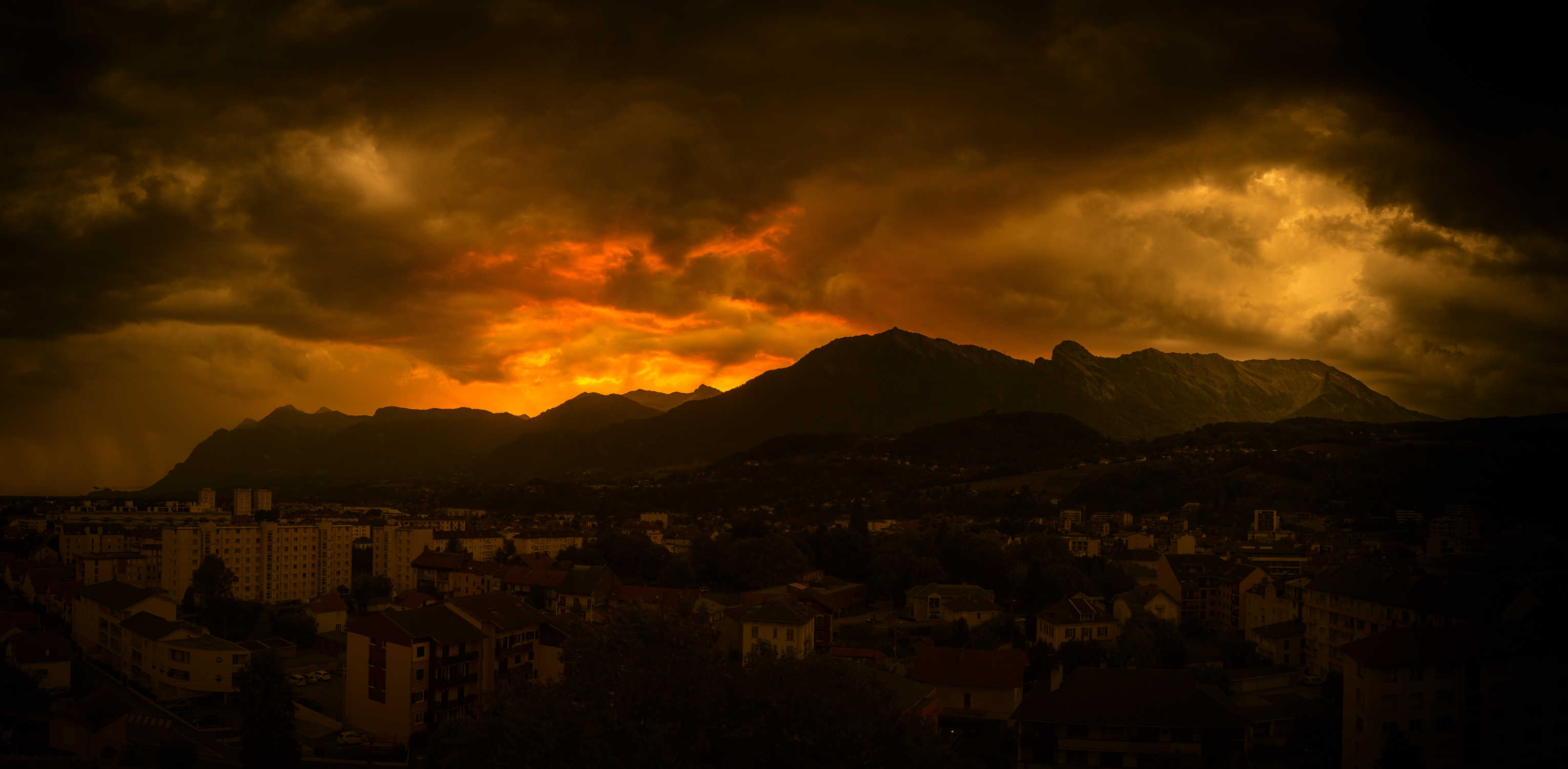 Nuit d’orages sur les Bauges - Albertville